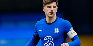 芒特踢什么位置