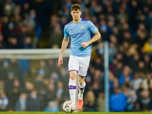 斯通斯是哪个球队的