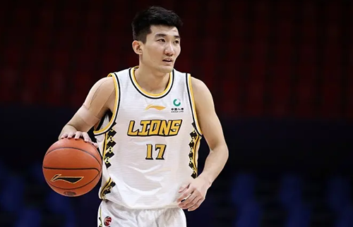 孙铭徽砸大学生球员是什么情况