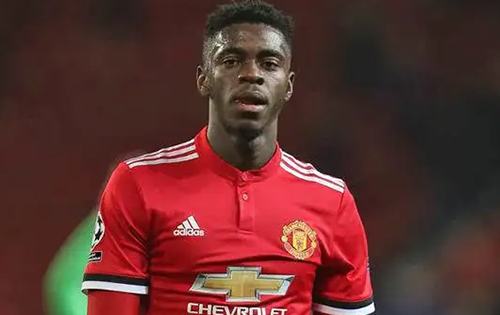 图安泽贝在曼联穿几号