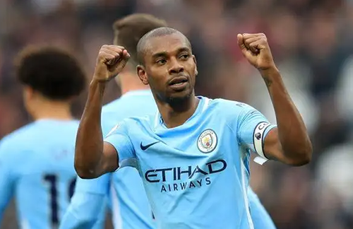 费尔南迪尼奥什么位置