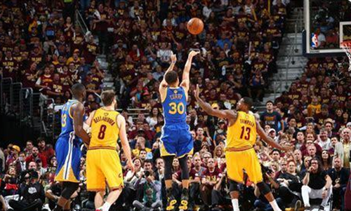 库里的生日是哪一天