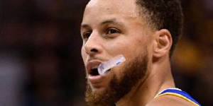 库里扔牙套被罚了多少钱