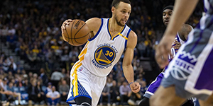 库里投篮时侧身吗