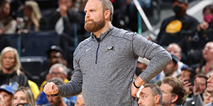 2022灰熊主教练是谁