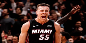 邓肯·罗宾逊打什么位置