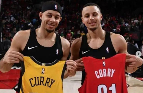 库里父母离婚库里判给谁