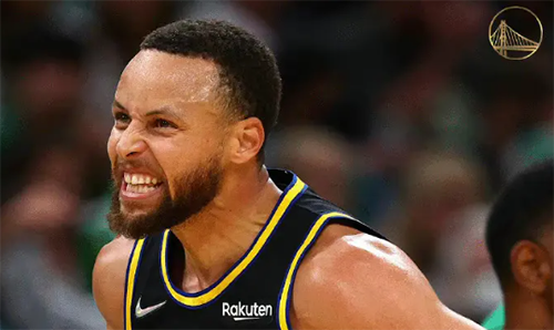 库里超远三分绝杀雷霆队