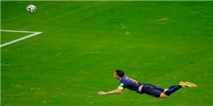 范佩西的鱼跃冲顶