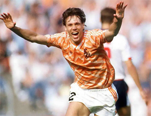 马尔科·范巴斯滕个人介绍