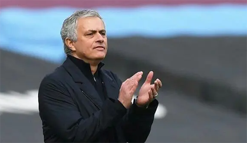 穆里尼奥球员生涯踢什么位置