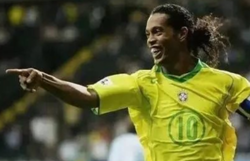 罗纳尔迪尼奥是大罗还是小罗