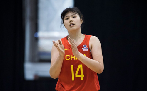 李月汝家境怎么样