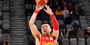 男篮世预赛：中国队vs中国台北 中国队94:58实力碾压