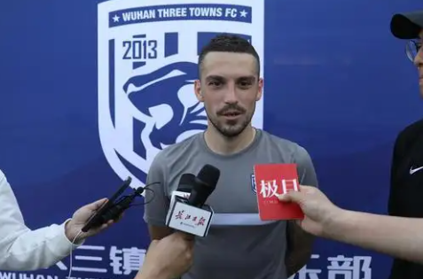 斯坦丘个人资料