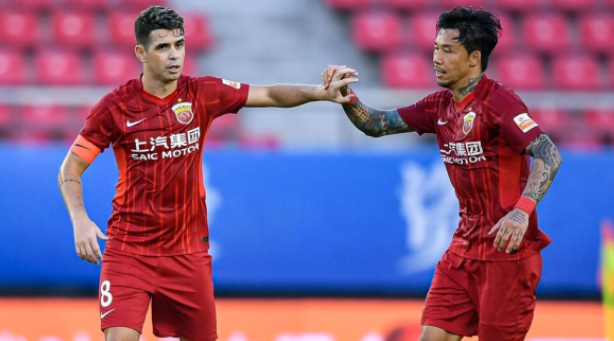 中超：上海海港2比1战胜河北FC 吕文君刘祝润破门