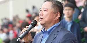 河南嵩山龙门足球队老板是谁