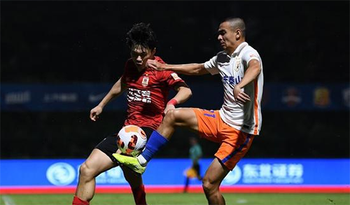 中超：长春亚泰1比2不敌山东泰山 一阶段双杀长春亚泰