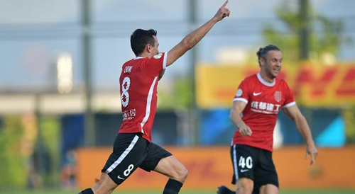 中超：梅州客家1比2不敌成都蓉城 成都逆转获胜