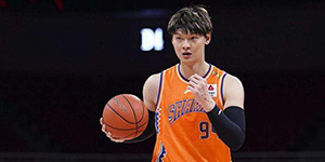 王哲林近视800度怎么打球