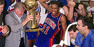 活塞退役球衣一览