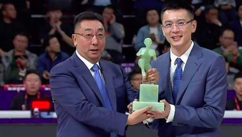 杨鸣为什么要退役