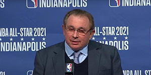 步行者老板是谁