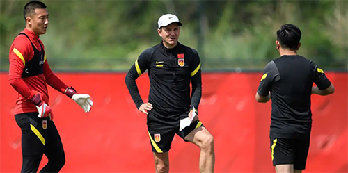 扬科维奇是哪国人