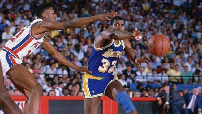 魔术师约翰逊打什么位置