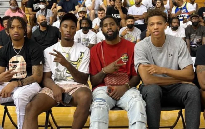 欧文真的不走了？终于登场打比赛