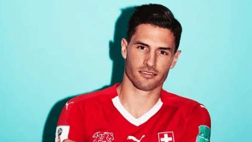 法比安·舍尔在球队穿多少号