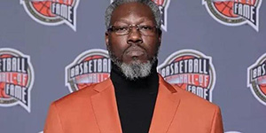 本华莱士生涯薪资多少