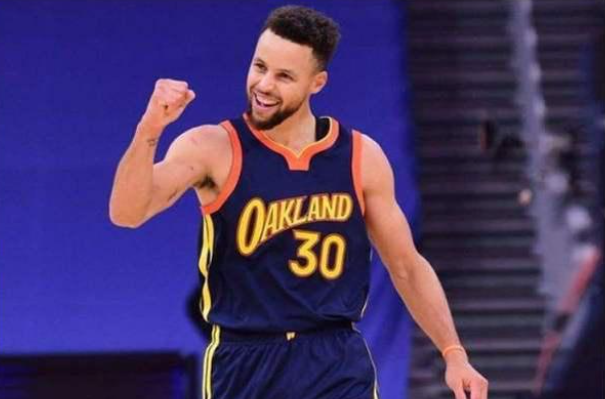 詹姆斯更新NBA历史最强阵容