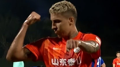 中超16轮：沧州雄狮0-2不敌山东泰山 克雷桑、莫伊塞斯建功