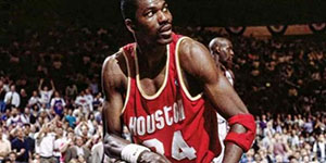 奥拉朱旺生涯场均数据一览