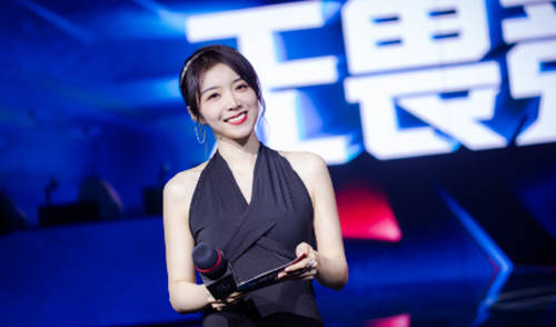 管泽元和余霜什么关系