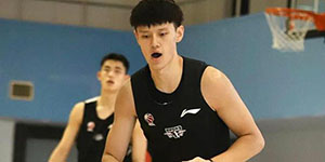 2022曾凡博球衣号码多少