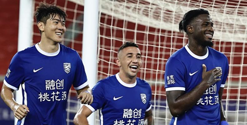 中超第15轮：武汉三镇5-1深圳队 马尔康梅开二度