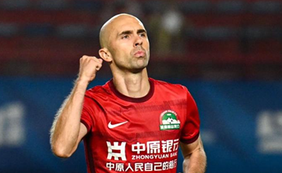 中超第15轮：河南嵩山龙门2-1广州队 阿德里安传射荣昊助攻