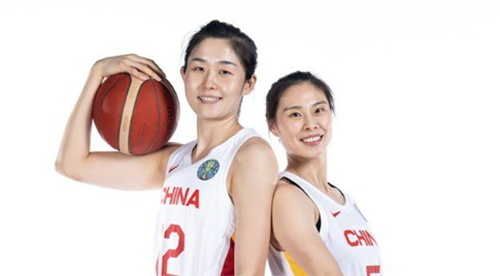 2022中国女篮世界杯定妆照 整装待发一往无前