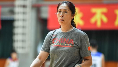 2022中国女篮世界杯教练是谁