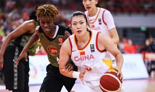 女篮李梦家境