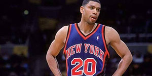 阿兰休斯顿生涯薪资多少