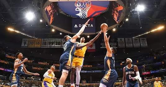 NBA湖人加时险胜鹈鹕 詹姆斯狂轰20+10