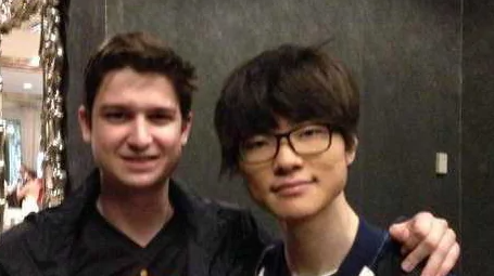 faker为什么翻滚登场