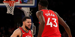 西亚卡姆是哪国人