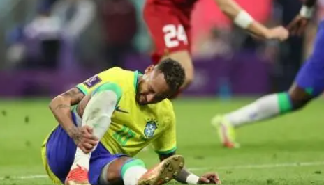 巴西主帅回应内马尔伤情 伤无大碍