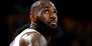 2023詹姆斯多少岁