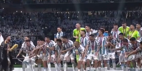 梅西圆梦卡塔尔世界杯 成就三冠王