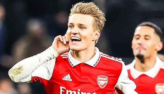 英超第20轮：热刺0-2阿森纳 洛里乌龙厄德高世界波